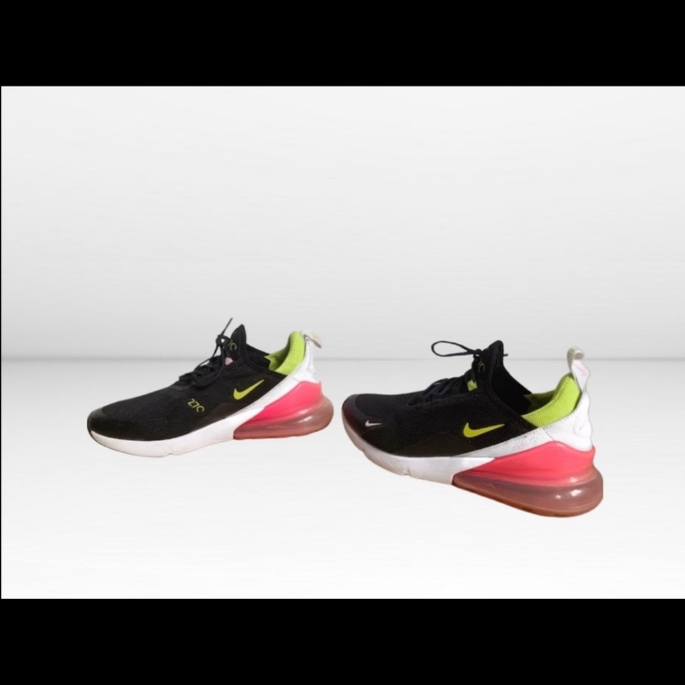 Wmns Air Max 270 ‘Black Cyber Pink’ Size 8.5